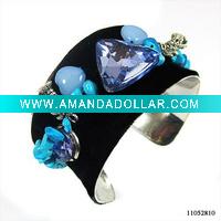 2011 new trendy fashion bangle with natural stone