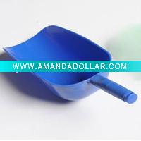 Plastic horse feed scoop