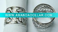 Hollow-out pattern napkin ring