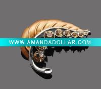 Wholesale Costume jewelry-Leaf brooch-B00095-1