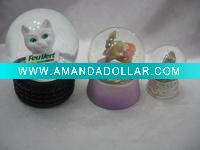 Glass snow globe