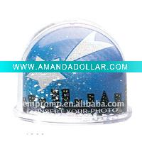 Dome-shaped water globe with floating Snow & Glitters