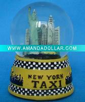 Wholesale (souvenir) resin Christmas snow globe