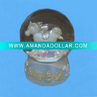 Polyresin water globe