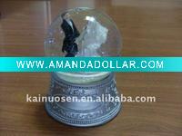 Hotsale resin wedding souvenirs snow globe