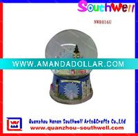 Wholesale polyresin custom snow globes