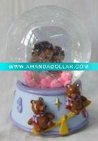 Glass snow globe