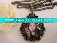 Wholesale Hide and Seek Gothic girl pendant series necklace antique costume jewelry
