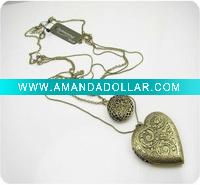 Wholesale Fashion Costume Jewelry Vintage Three Layers Long Openable Heart Necklace