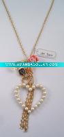 Costume jewelry necklace