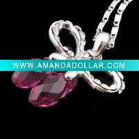 costume jewelry.costume necklace