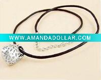Fashion leather necklace
