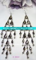Wholesale 2012 new design fashion costume jewelry magnetic light gold diamond long earrings