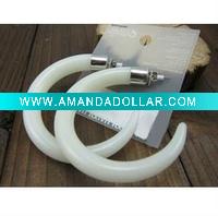 Wholesale Fashion costume jewelry ivory-like new moon earrings