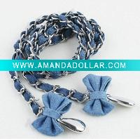 Costume lace necklace