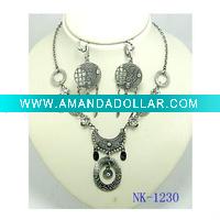 Heart pendant classical necklace