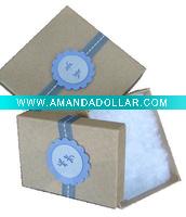 Wholesale Kraft jewelry box with cotton inlay