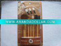 cosmetic brush