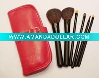 cosmetic brush