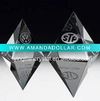 Sculpture Pyramid Crystal Paperweight