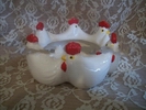 Wholesale cocks white color round type novel design ceramic candy dish plate