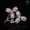 2011 New fashion crystal brooch