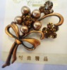 fashion pearl brooch