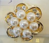 fashion pearl brooch