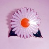 Wholesale Zinc alloy chrysanthemum shape badge
