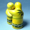 Wholesale Ceramic hugging salt and pepper shakers