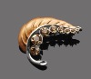 Wholesale Costume jewelry-Leaf brooch-B00095-1