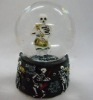 Wholesale (souvenir) resin Christmas snow globe