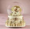 Wholesale Wedding resinic figurine water globe