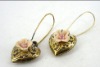 Wholesale Costume jewelry earrings with gold heart alloy metal and soft porcelain flower
